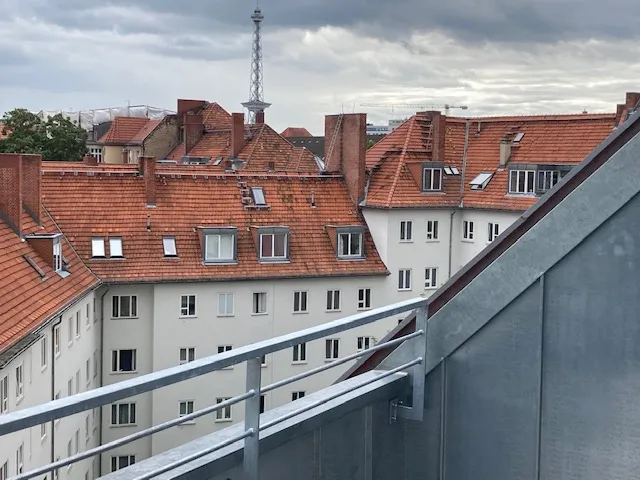 Dachgeschosswohnung Erstbezug nach Modernisierung: Balkon:  5-Zimmer — photo 1